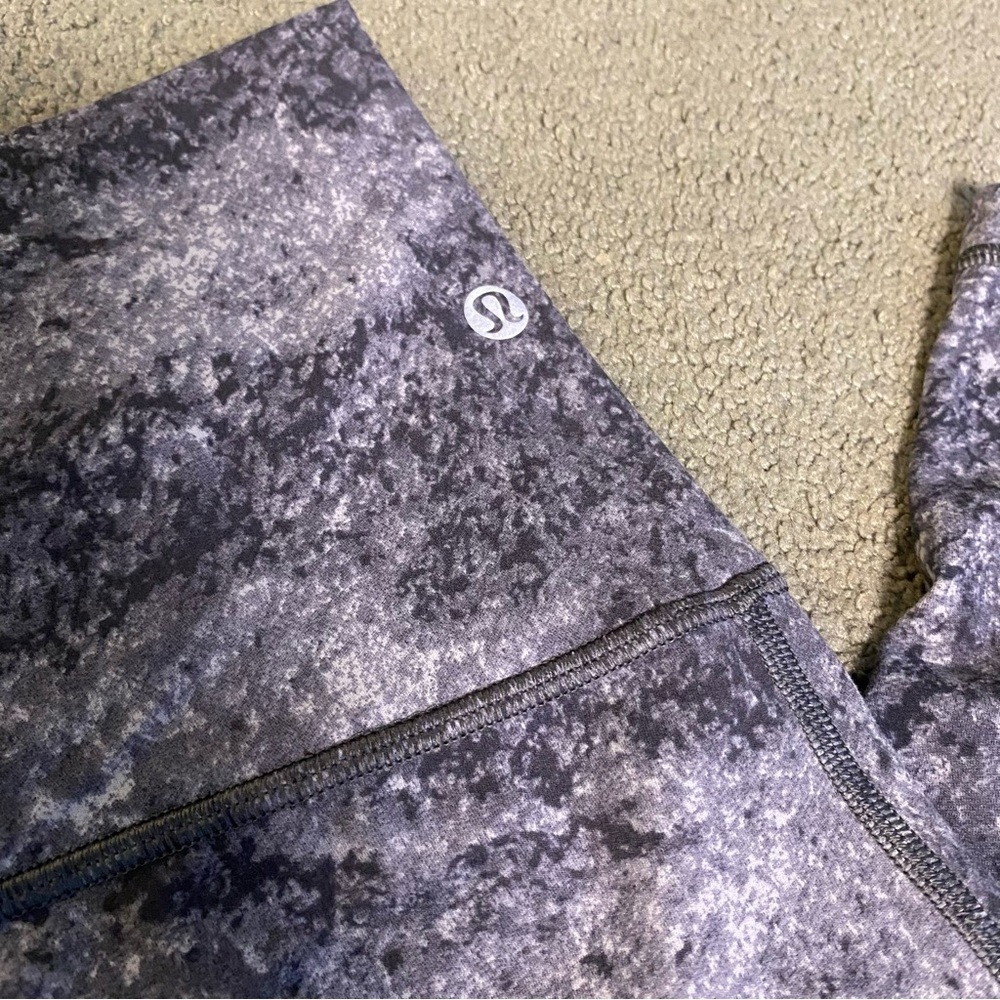 Gray Patterned Leggings - image 3